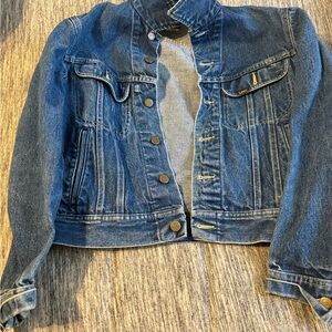 Women’s Jean jacket super cute!